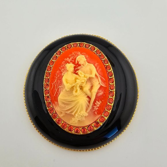 Joan Rivers Cameo Pin - Brooch - Picture 1 of 12